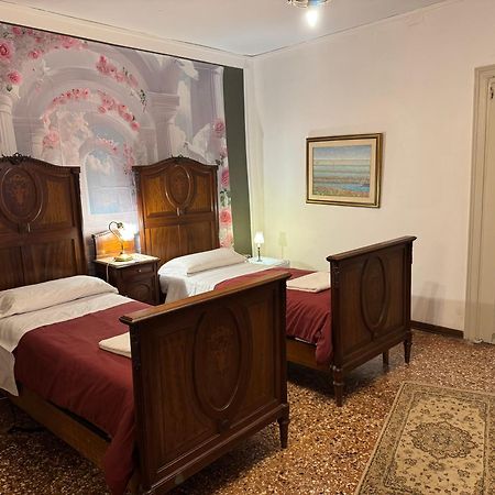 Lions Venice Guest House Exterior photo